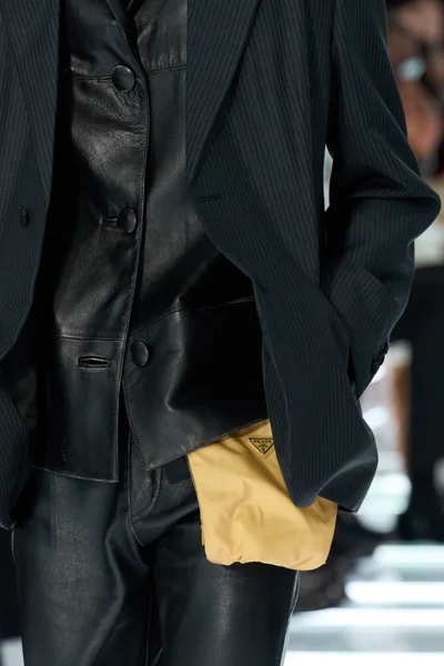 Look 70
